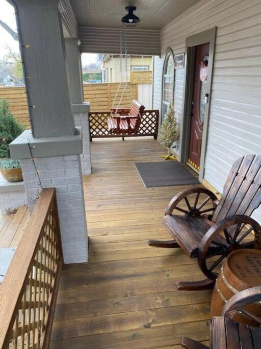Stockyards!-1 Block Away ! Cowboy Cottage Sleeps 9 Fort Worth Exterior photo