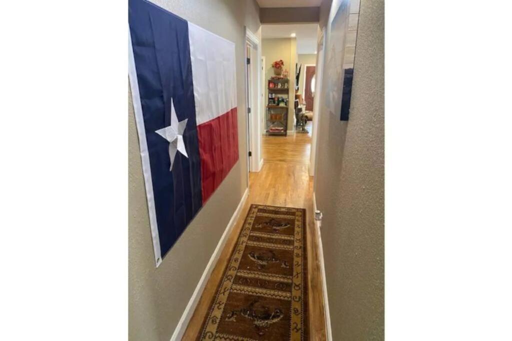 Stockyards!-1 Block Away ! Cowboy Cottage Sleeps 9 Fort Worth Exterior photo